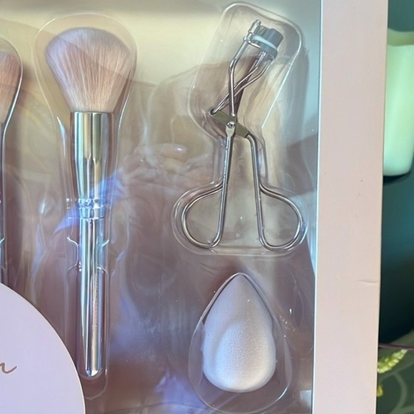 Brand New 10-Piece Makeup Brush & Tool Set Pale Pink Metallic Beauty Blender - Picture 4 of 12